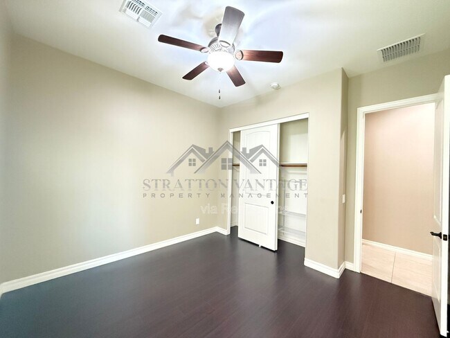 Building Photo - 4032 S Pleasant Pl