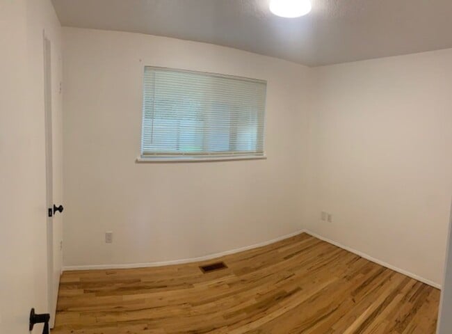 Building Photo - $2,500 Three Bedrooms, Two Baths Home with Private Back Yard, Ready To Lease!