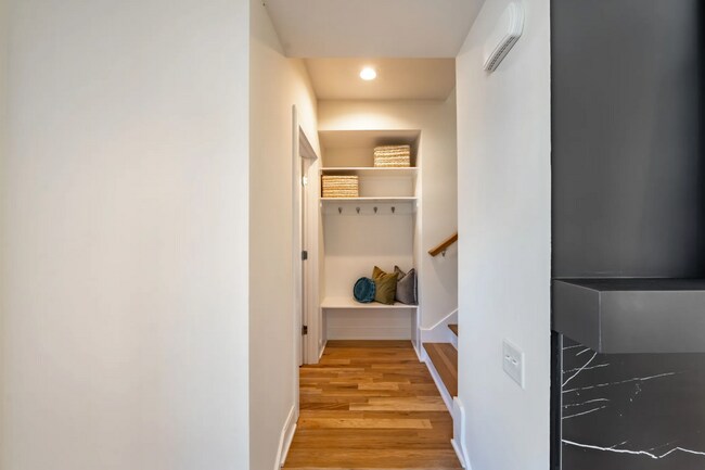 Building Photo - 2805 Torbett St