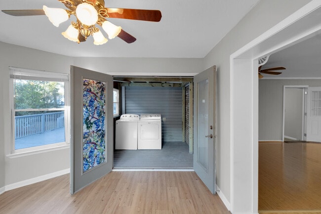 Building Photo - 300 Wildwood St