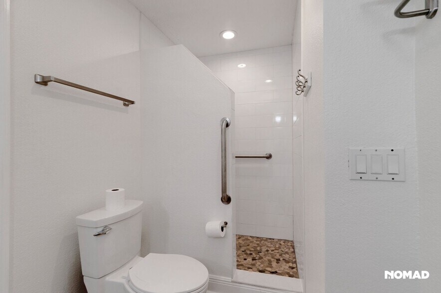 Building Photo - 12710 Broleman Rd