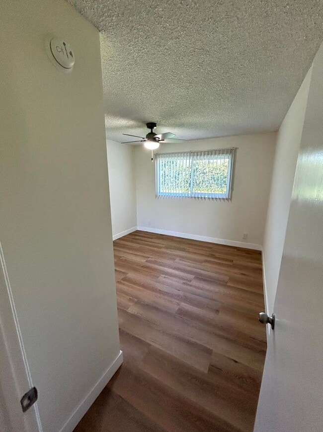 Building Photo - Spacious 4-Bed, 2-Bath Home with a Large Backyard in Prime West Hills!