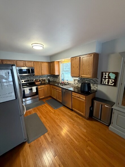 Building Photo - 1507 Andaman St