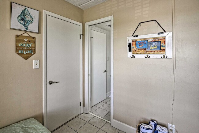 Building Photo - 2730 Ocean Shore Blvd