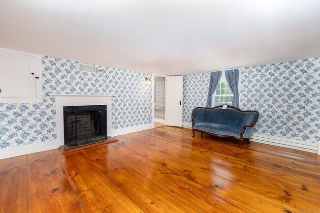 Building Photo - 73 Westledge Rd