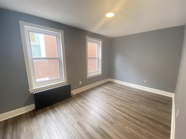 Building Photo - 220 E Marshall St