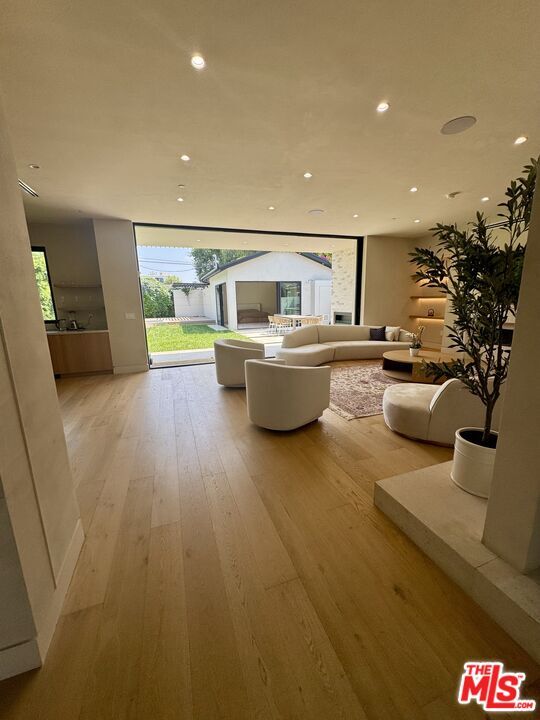 Building Photo - 4740 Sunnyslope Ave