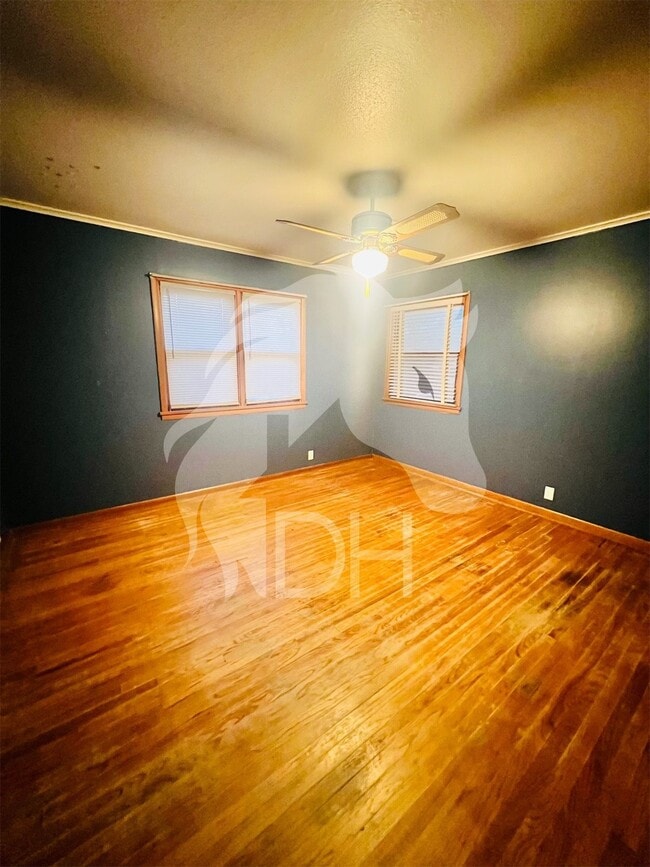 Building Photo - "Charming 4-Bedroom Home with Beautiful Hardwood Floors on South Harding Street!"