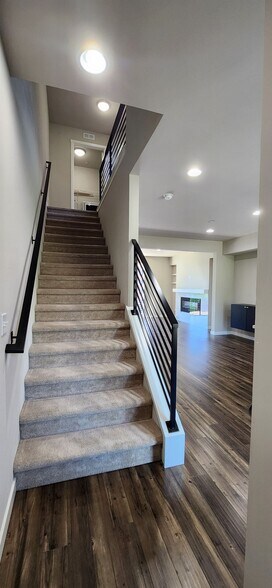 Building Photo - 16021 Manor Way