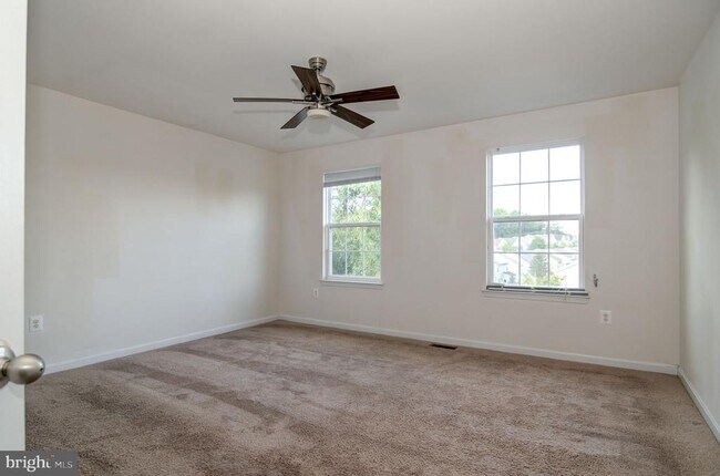 Building Photo - 3401 Eagle Ridge Dr