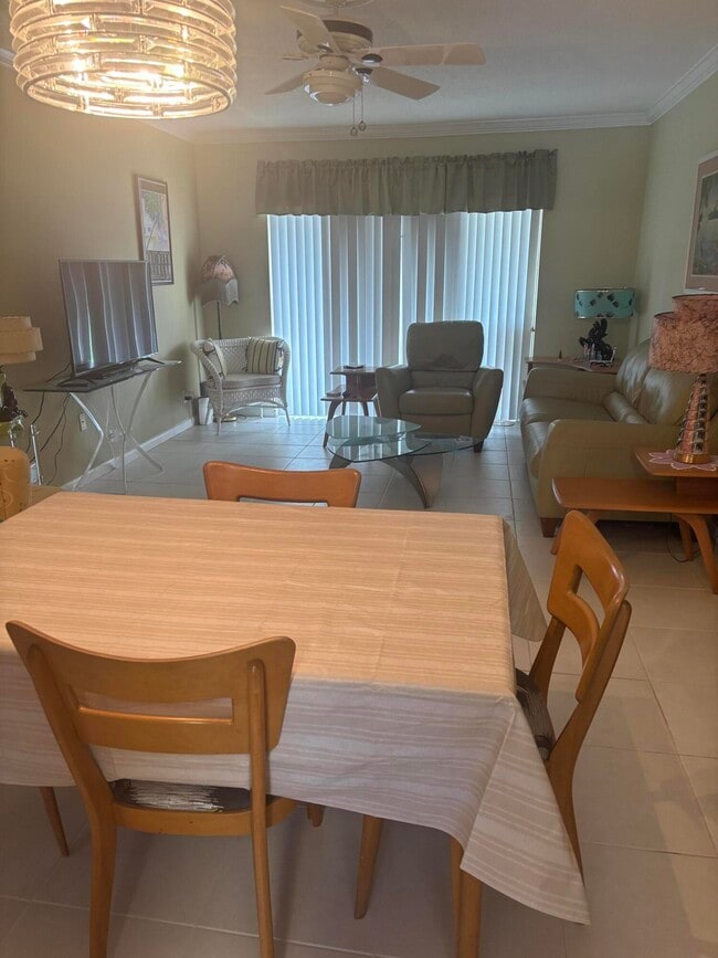 Building Photo - 8608 Bella Vista Dr