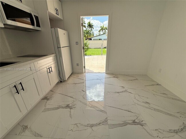 Building Photo - 9824 SW 26th Terrace