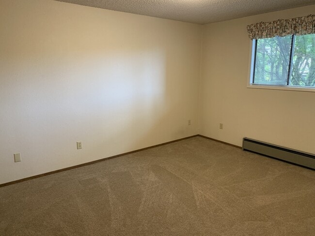 Building Photo - 202 La Villa Dr