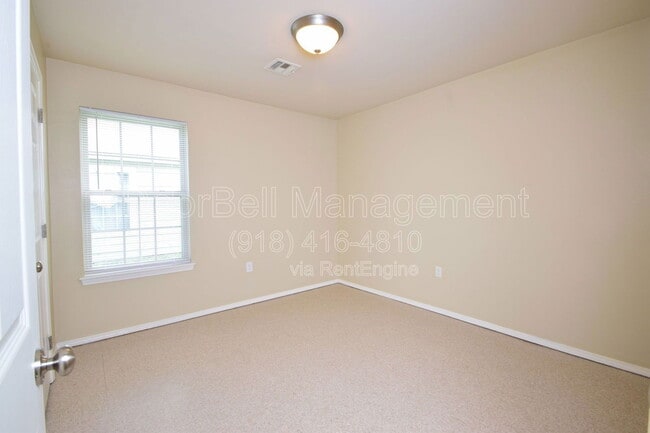 Building Photo - 6022 S Newport Ave