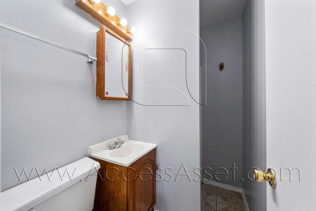 Building Photo - 23865 Goetz Dr
