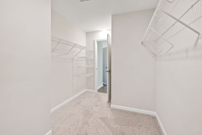 Building Photo - Luxurious 3-Bedroom Townhome Living in the...