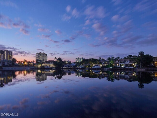 Building Photo - 377 Pirates Bight