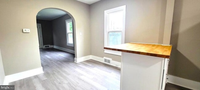 Building Photo - 104 Middleneck Ln