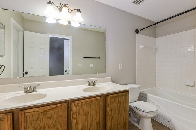 Building Photo - 7329 Kimble Dr