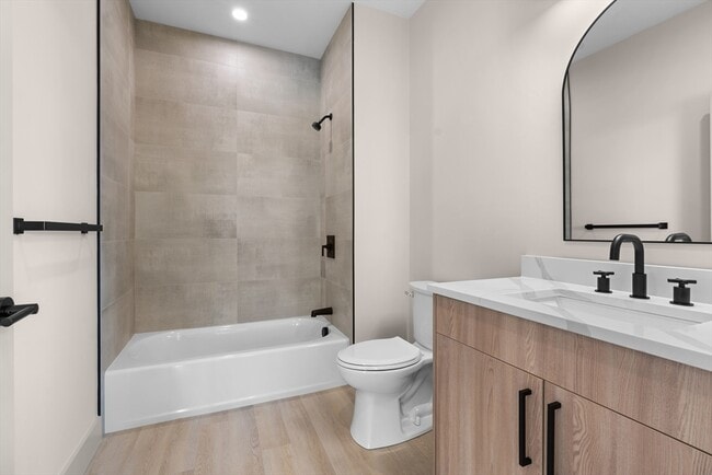 Building Photo - 453 Franklin St