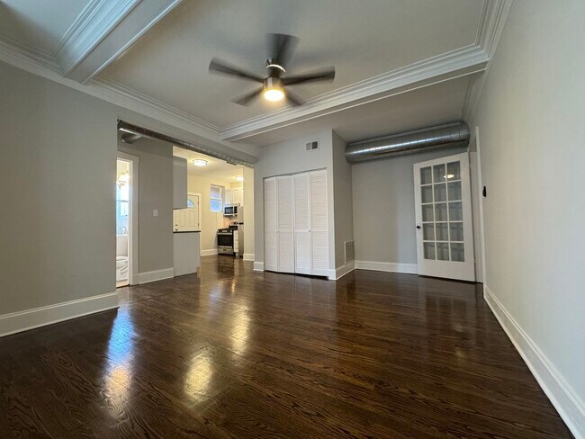 Building Photo - 1455 W Summerdale Ave