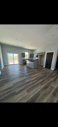 Building Photo - 812 Trails End Ct