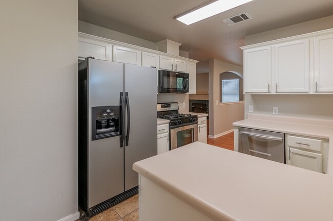 Building Photo - 1202 Still Meadow Dr