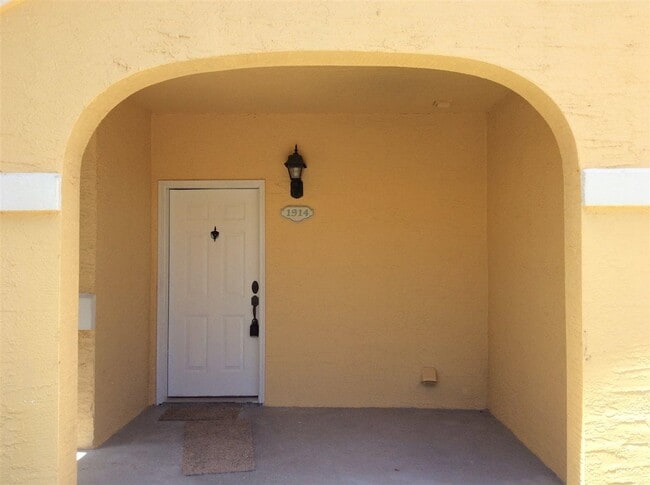 Building Photo - 1914 Vista Cove Rd