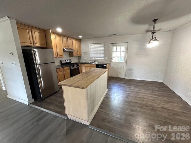 Building Photo - 3312 Circles End Cir