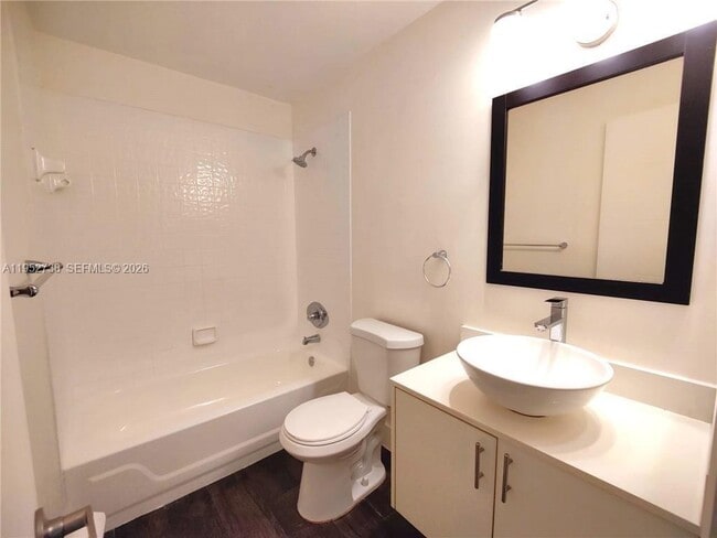 Building Photo - 5201 SW 31st Ave