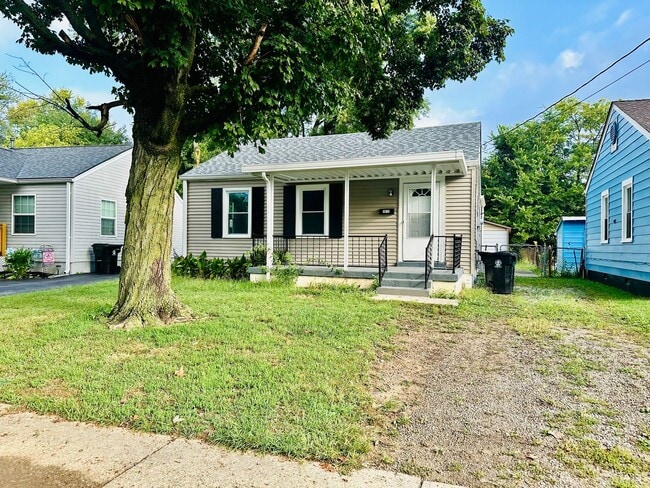 Primary Photo - 2BR off Taylor Blvd with open floor plan *...