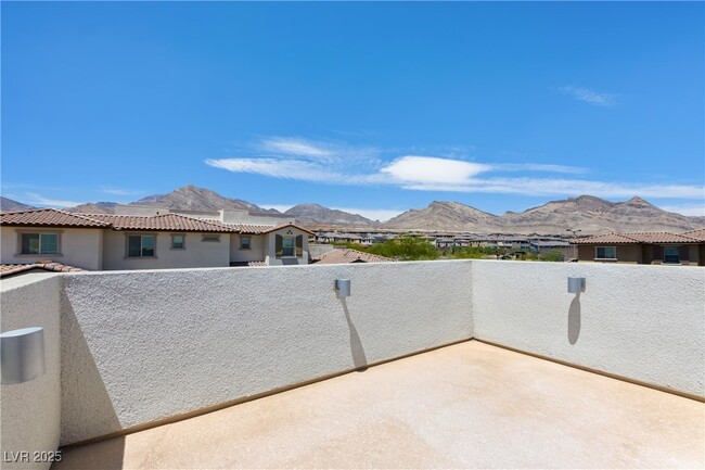 Building Photo - 4 Lomita Heights Dr