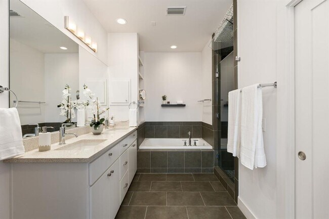 Building Photo - 4 Exposition Blvd