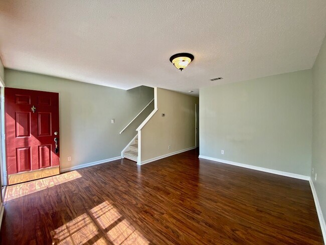 Building Photo - 2126 Alpine Rd