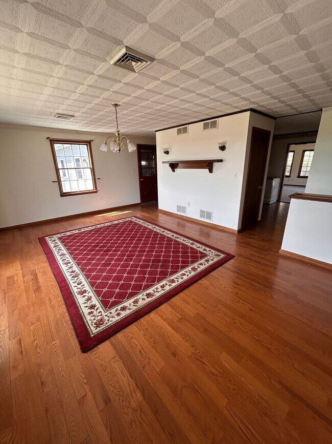 Building Photo - Spacious Ranch Home For Rent In Lititz