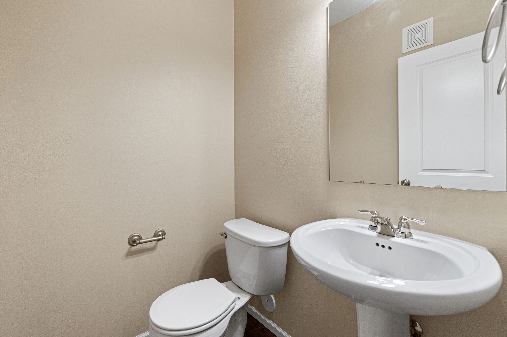 Building Photo - 414 Churchill Dr