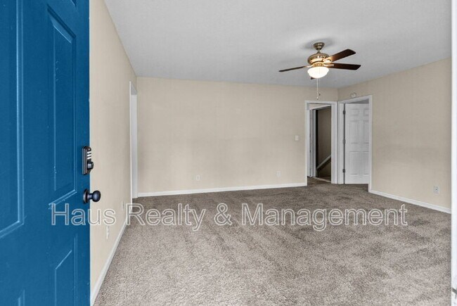 Building Photo - 932 Granny White Rd