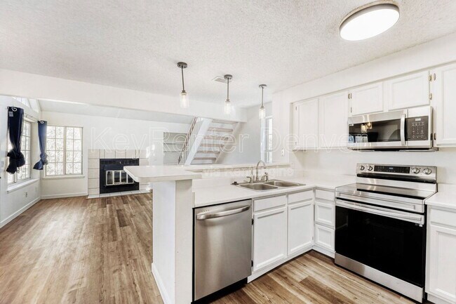 Building Photo - 13704 E Lehigh Ave