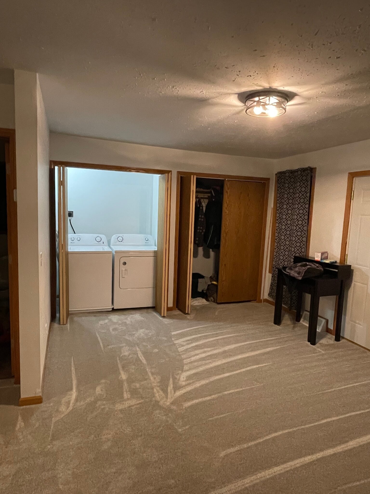 Building Photo - 329 W Main St