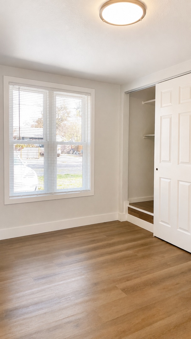 Building Photo - Renovated 3-Bedroom Home with Fenced Yard, Fireplace & In-Unit Laundry
