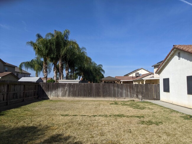 Building Photo - Nice, newer home in Fowler that offers a w...