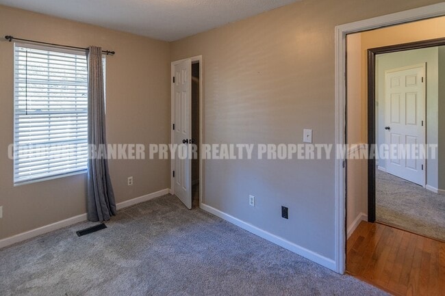 Building Photo - 531 Indian Hills Dr