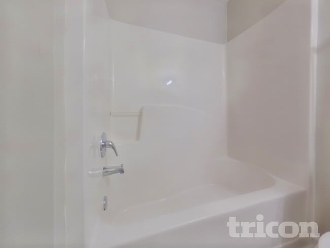 Building Photo - 138 Birchfield Way