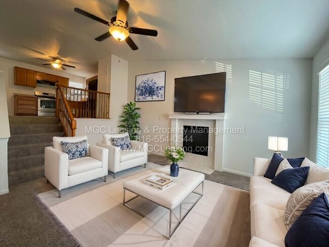 Building Photo - 3 bedroom Duplex with unique floor plan fo...