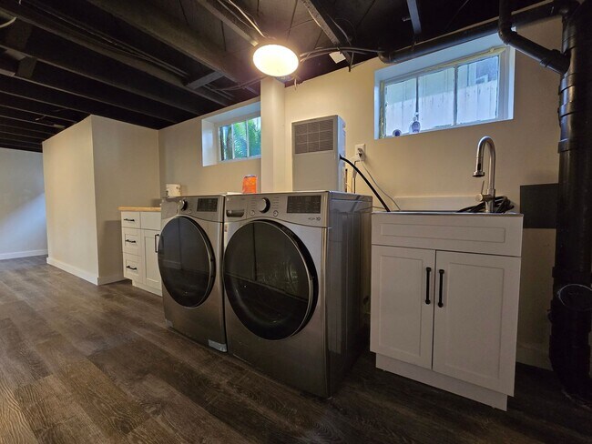 Building Photo - 3Bd/2Ba Everett Home
