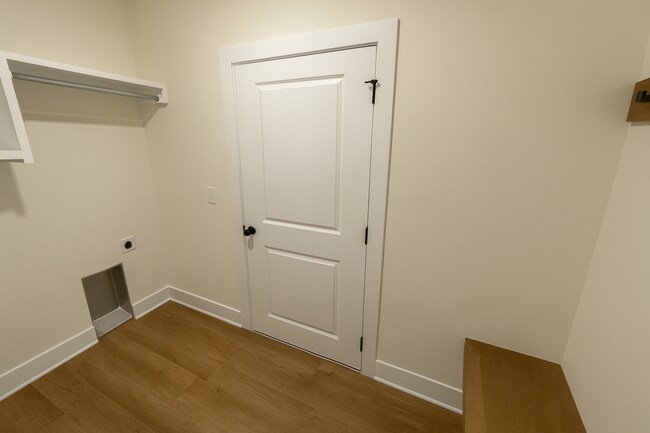 Building Photo - 3803/05 Bluelake