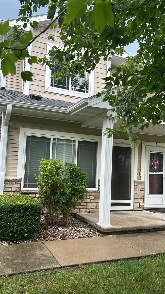 Primary Photo - 2241 Hart Ave