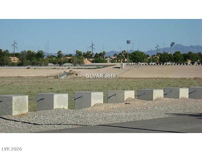Building Photo - 3732 N White Plains Dr