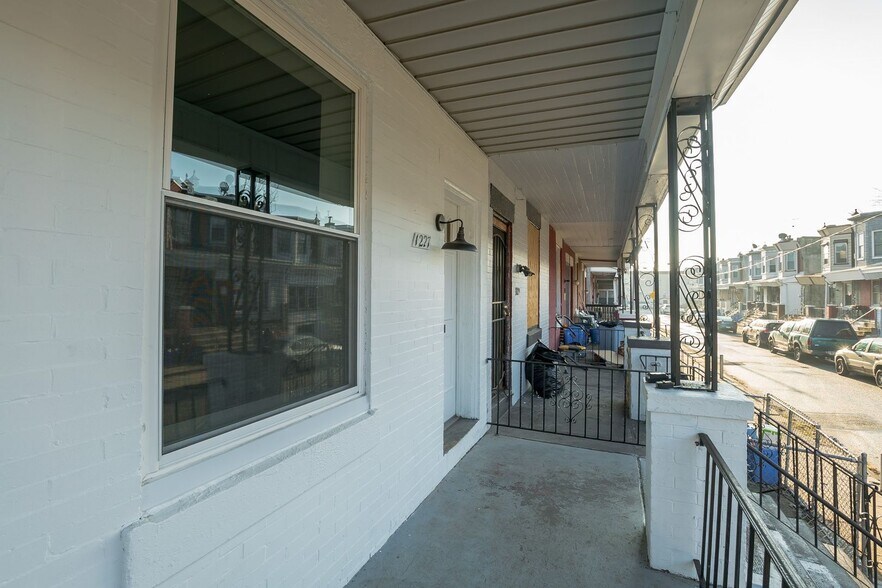 Building Photo - 1227 S Peach St
