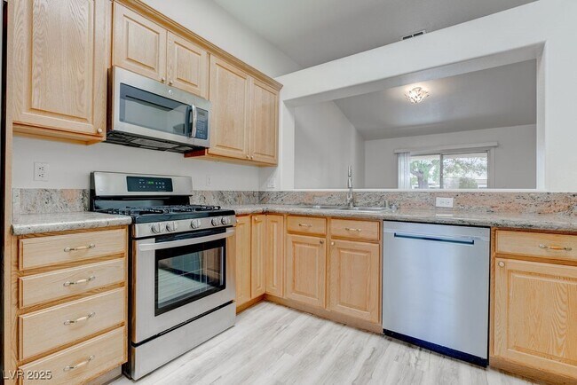 Building Photo - 2079 Poppywood Ave